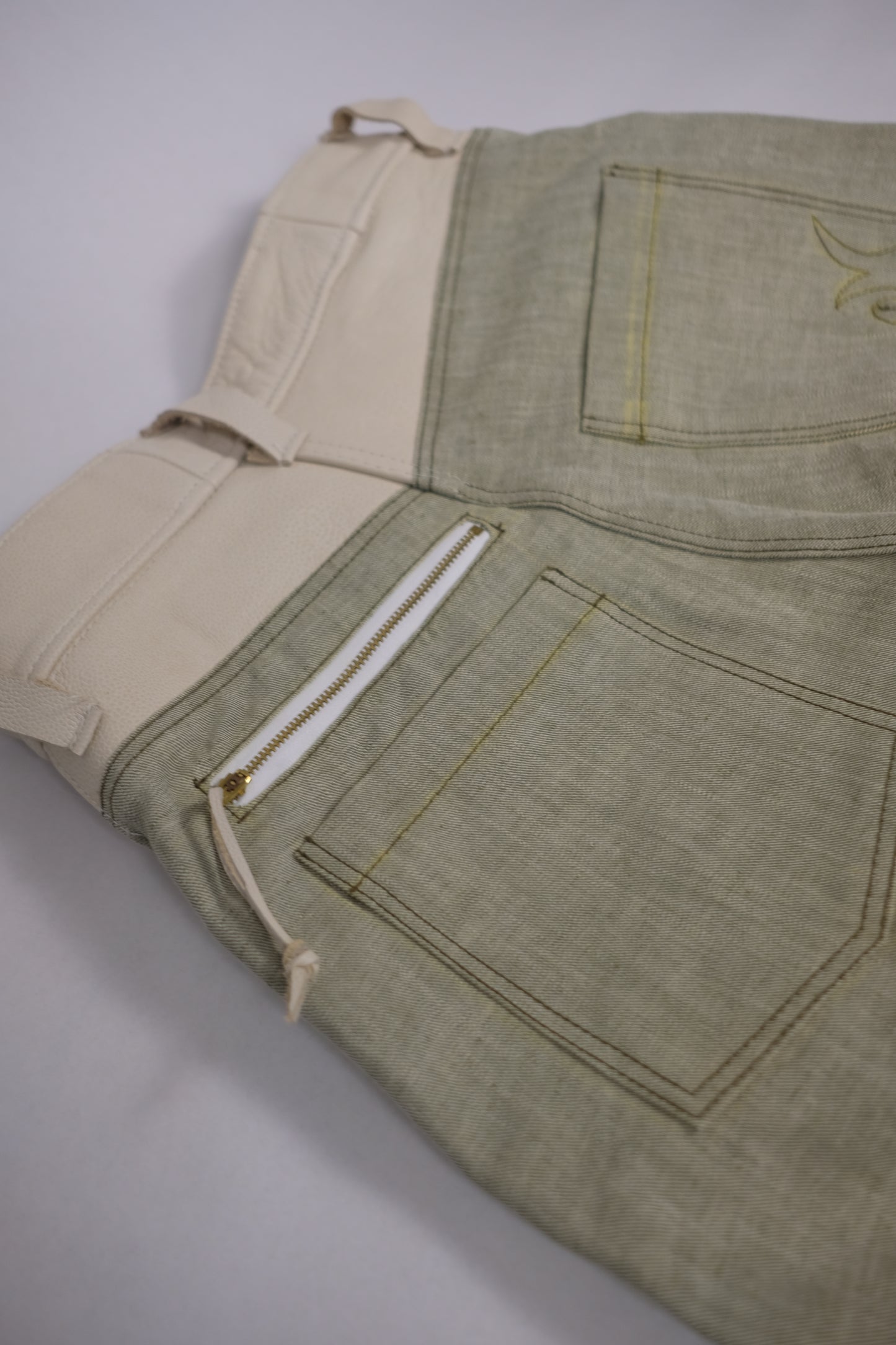 White Western Selvedge 32 x 32