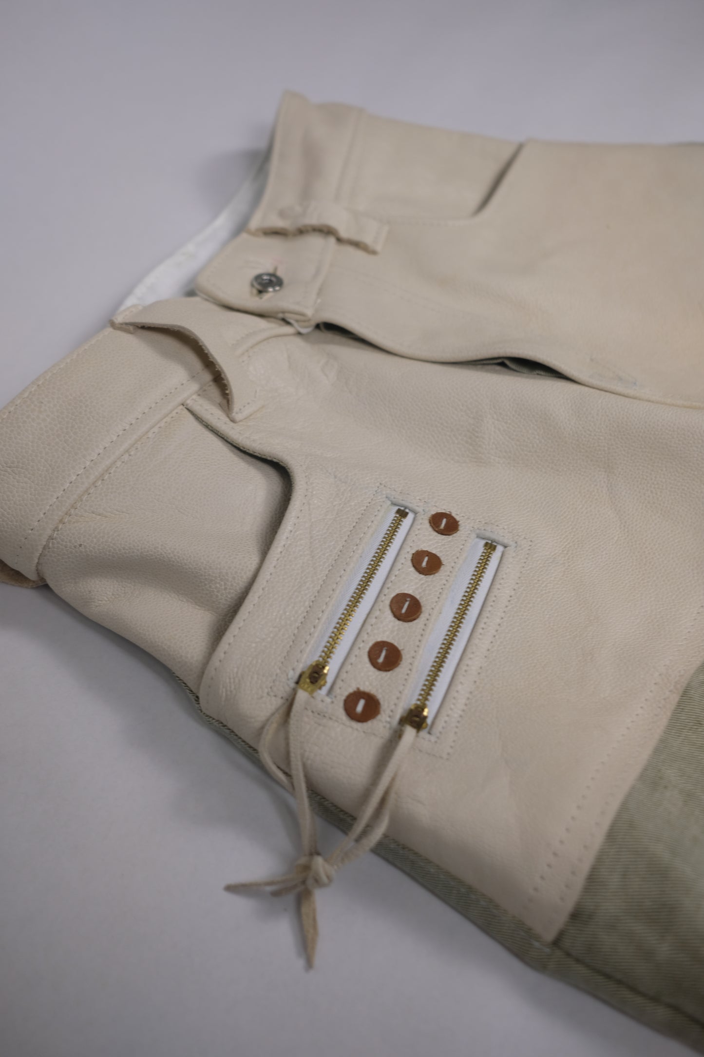 White Western Selvedge 32 x 32